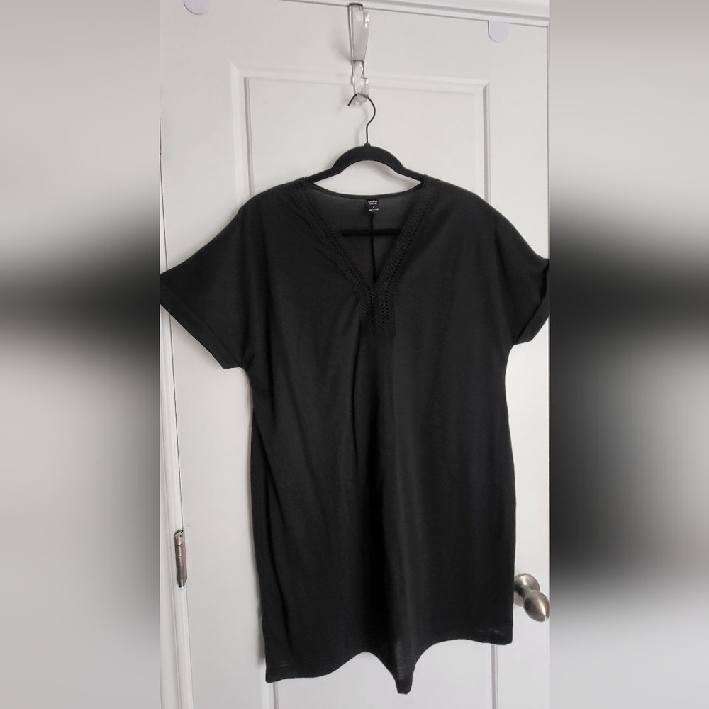 SHEIN Black and White Mini Dress with Notched Collar